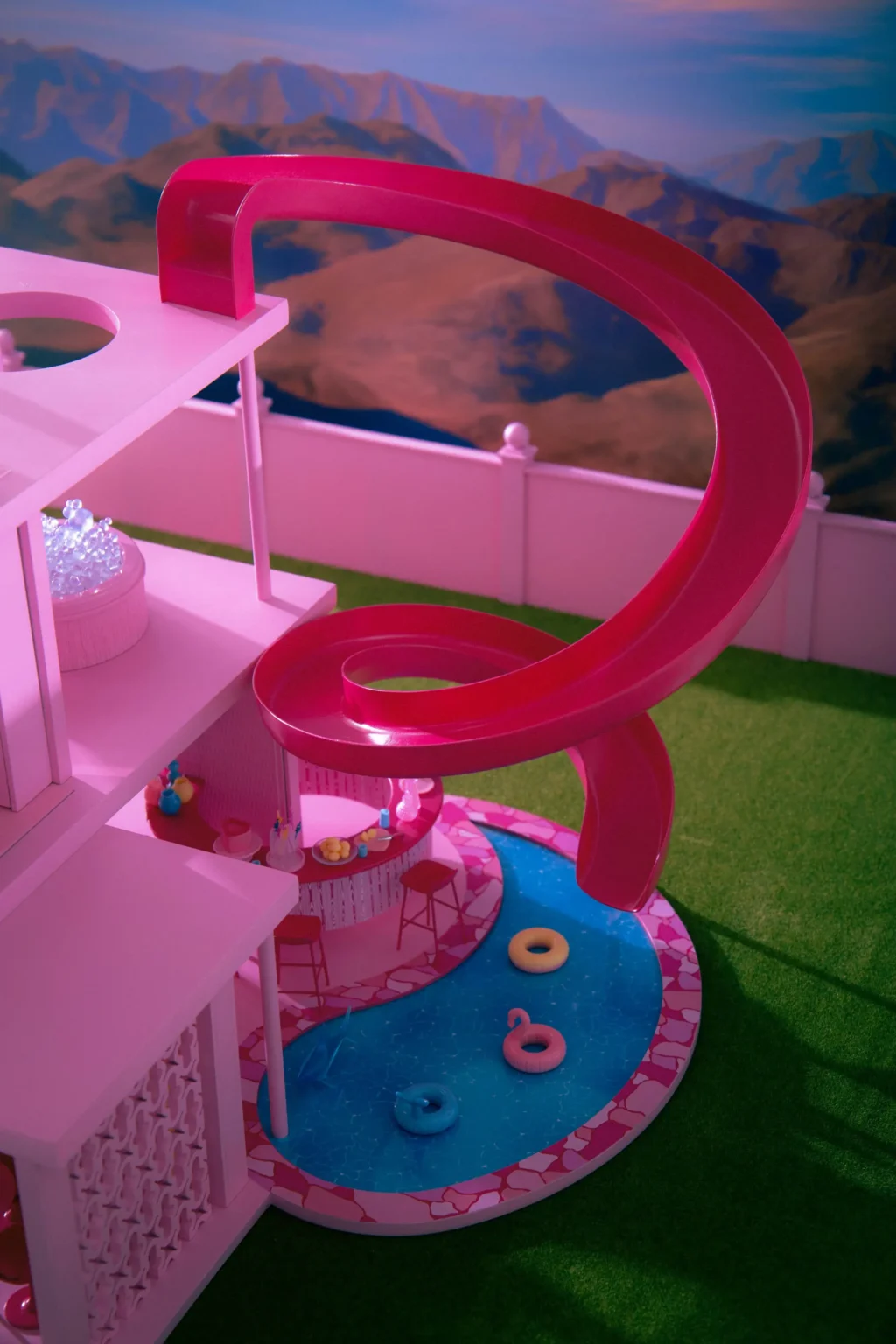 Tobogán y piscina de Barbie's Dreamhouse en impresión 3D.