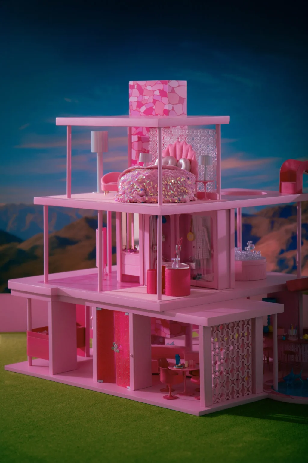 Vista a tres cuartos de Barbie's Dreamhouse en impresión 3D.