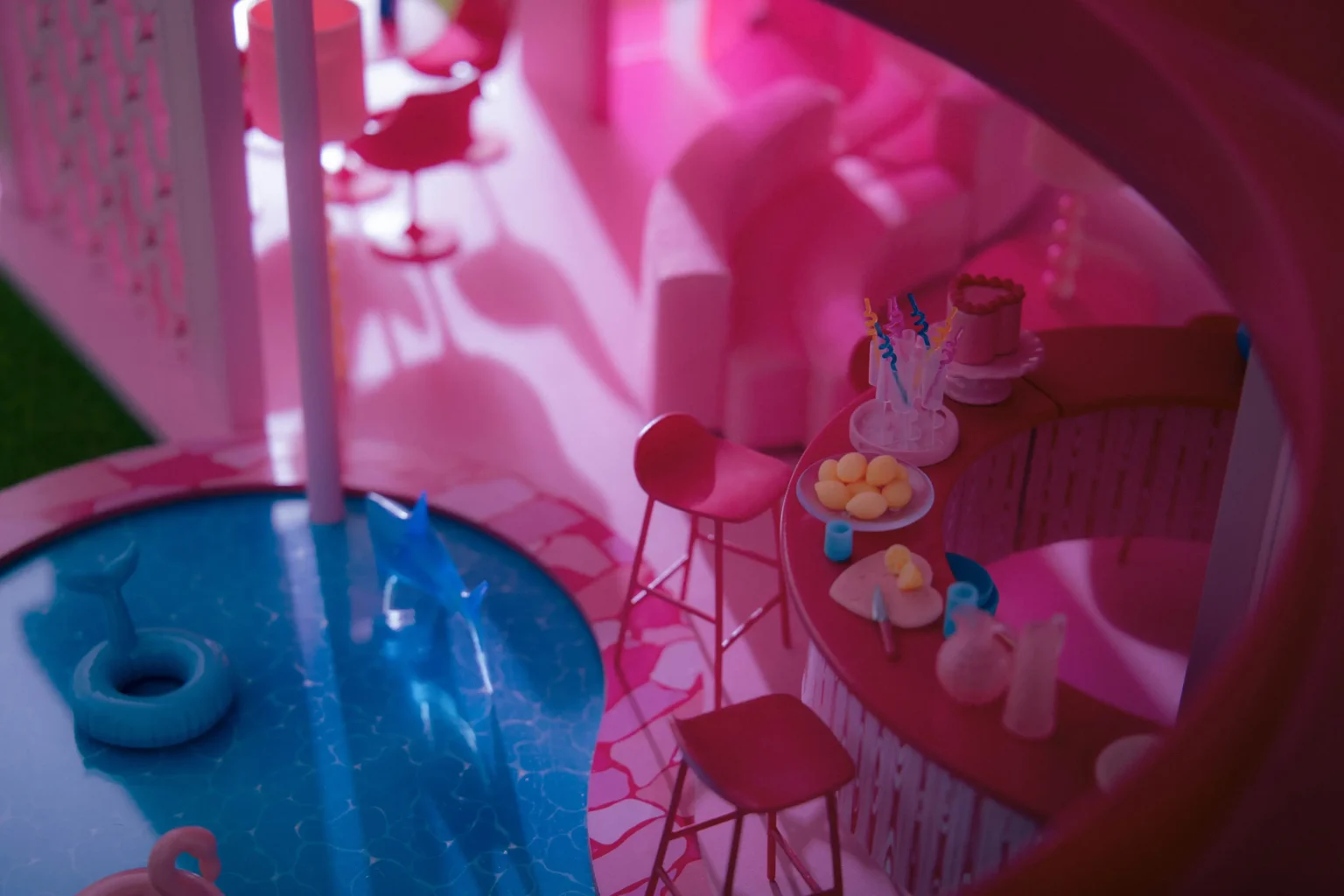 Bar y piscina de Barbie's Dreamhouse en impresión 3D.