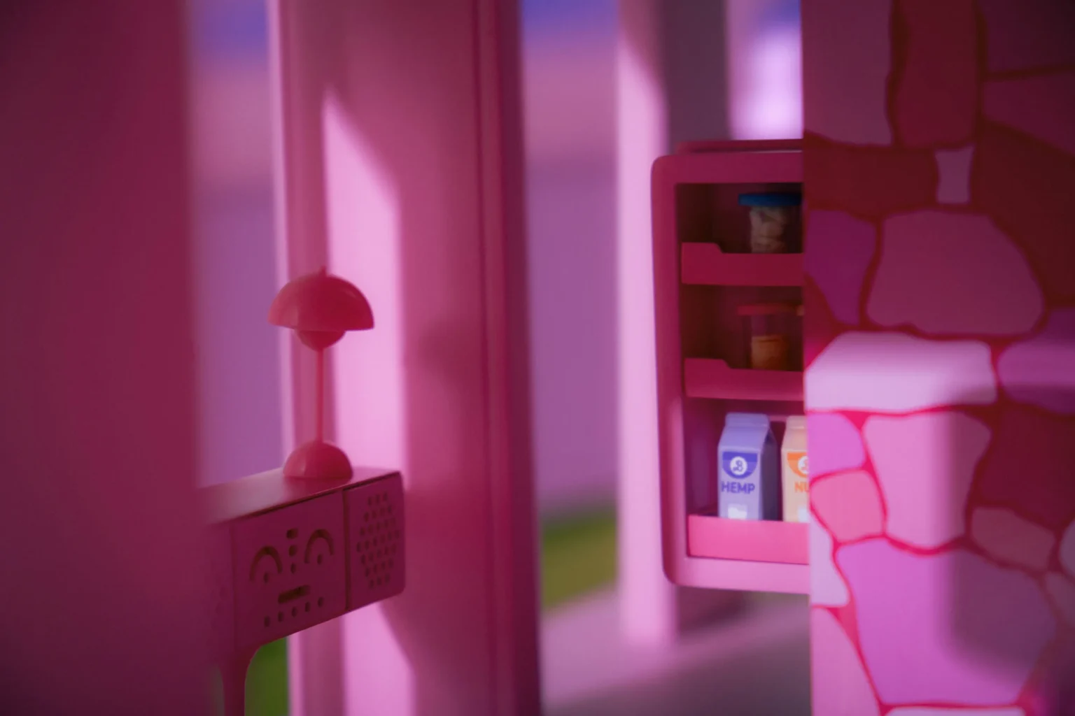 Frigorífico y lámpara Flowerpot de Barbie's Dreamhouse en impresión 3D.