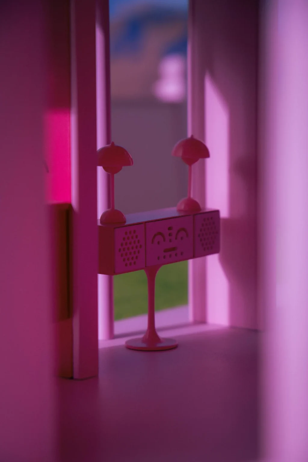 Altavoz y lámpara Flowerpot de Barbie's Dreamhouse en impresión 3D.