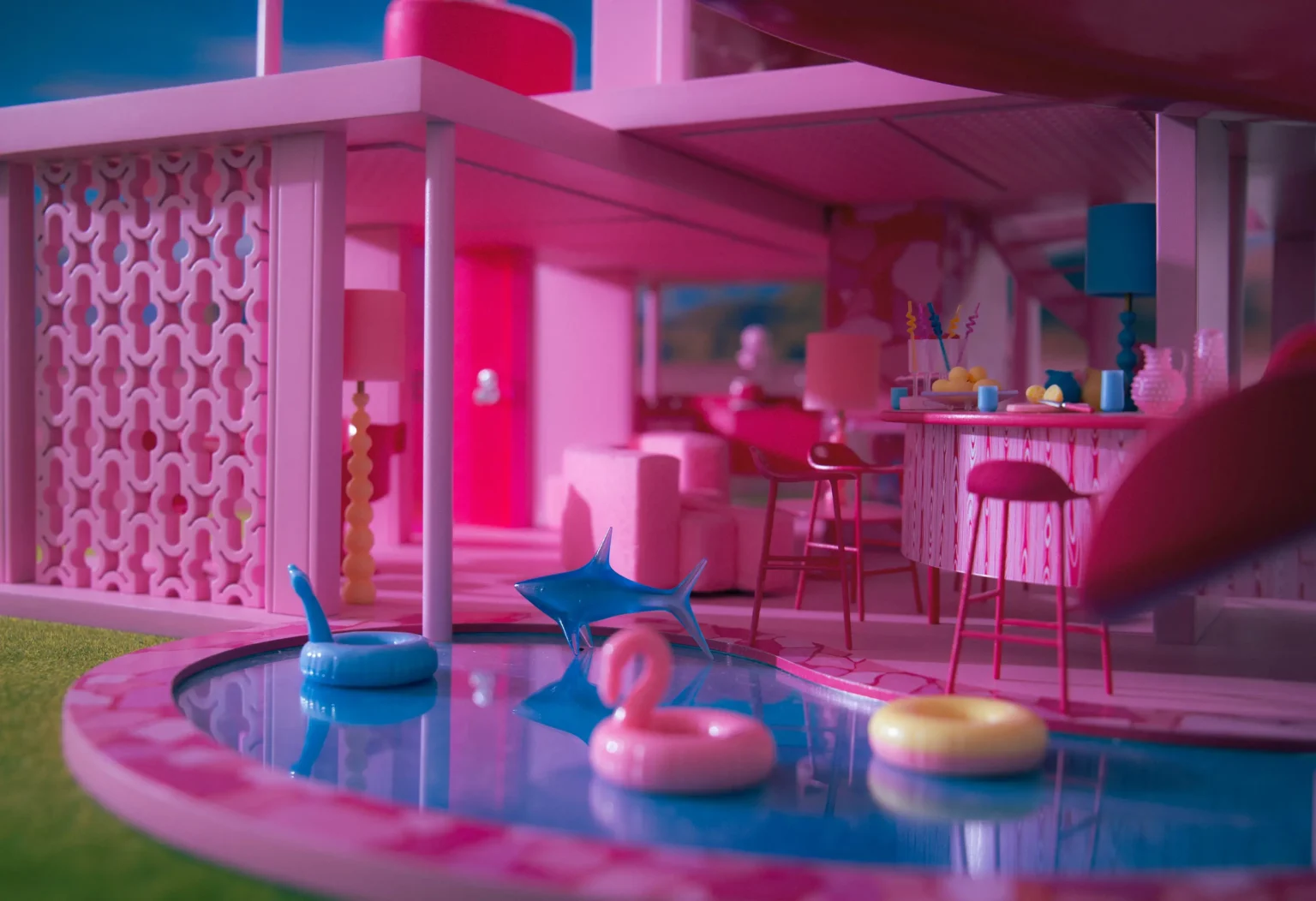 Piscina y bar de Barbie's Dreamhouse en impresión 3D.